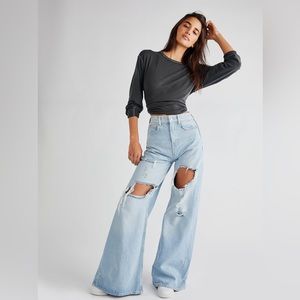 Free People We The Free Ellie Wide Leg Distressed Jeans Size: 26
